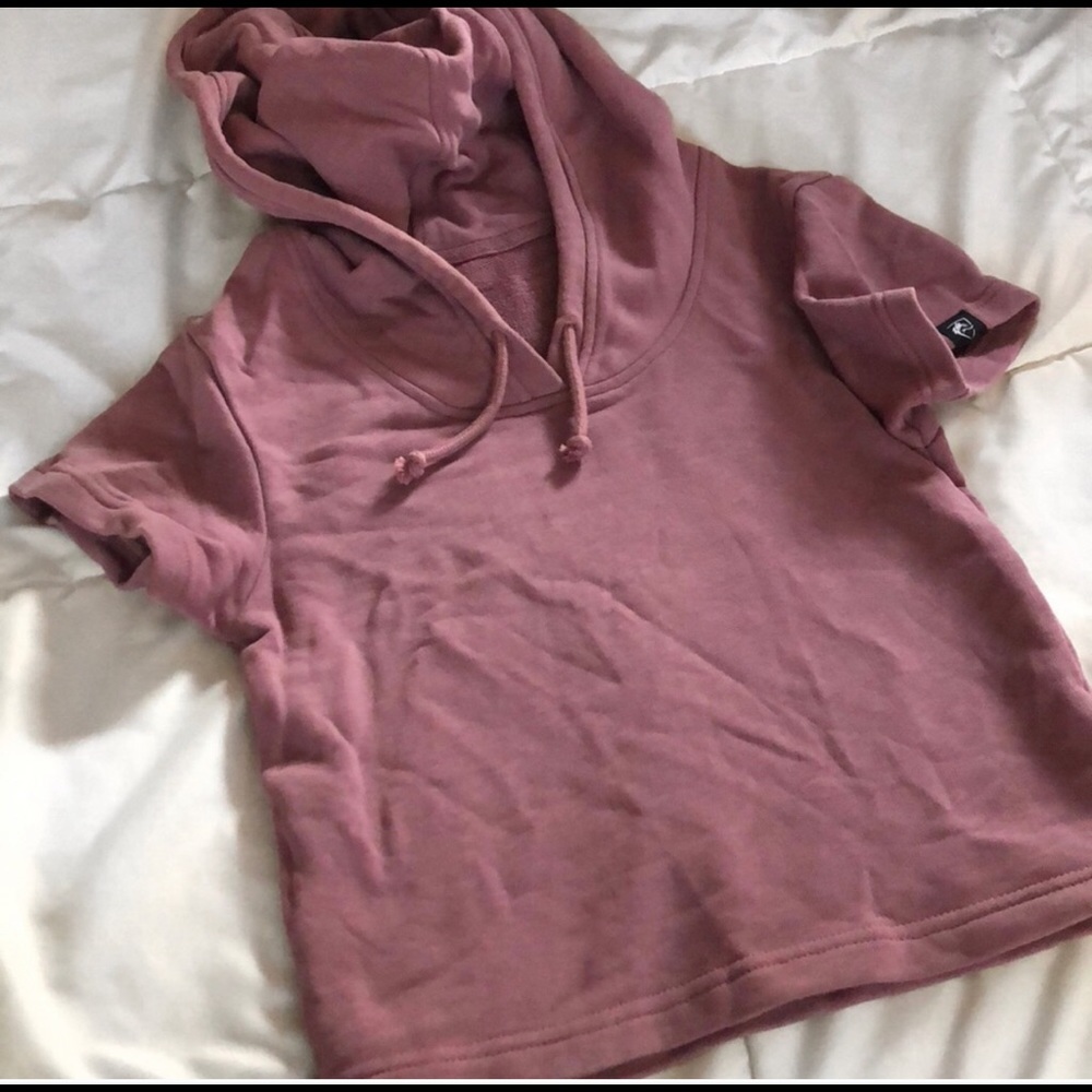 Alphalete cropped hoodie shirt